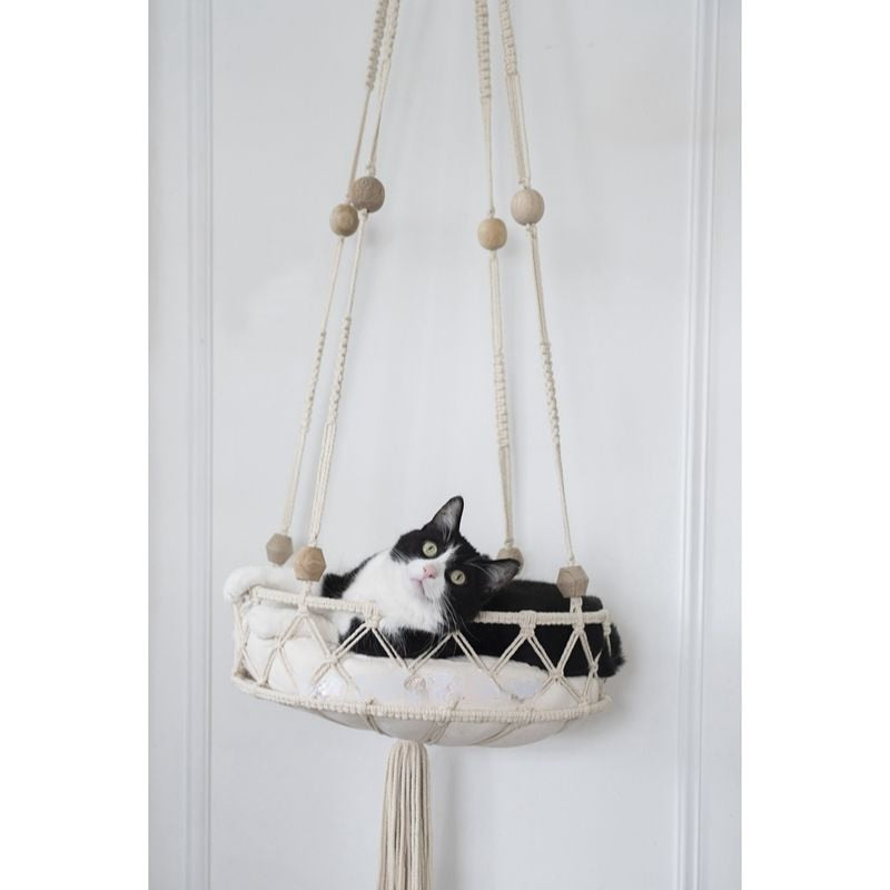 Diy hanging outlet cat hammock